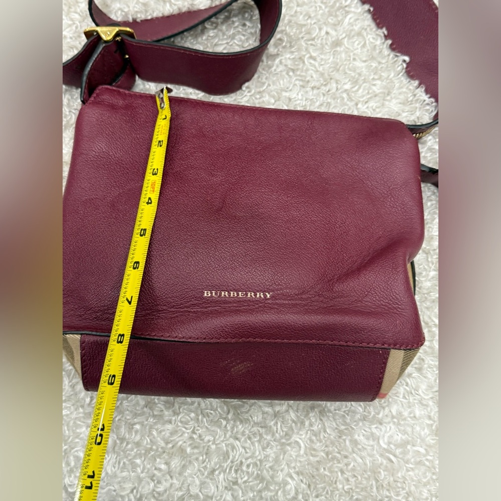 BURBERRY Helmsley Burgundy Leather House Check Adjustable Crossbody Bag - Picture 10 of 16